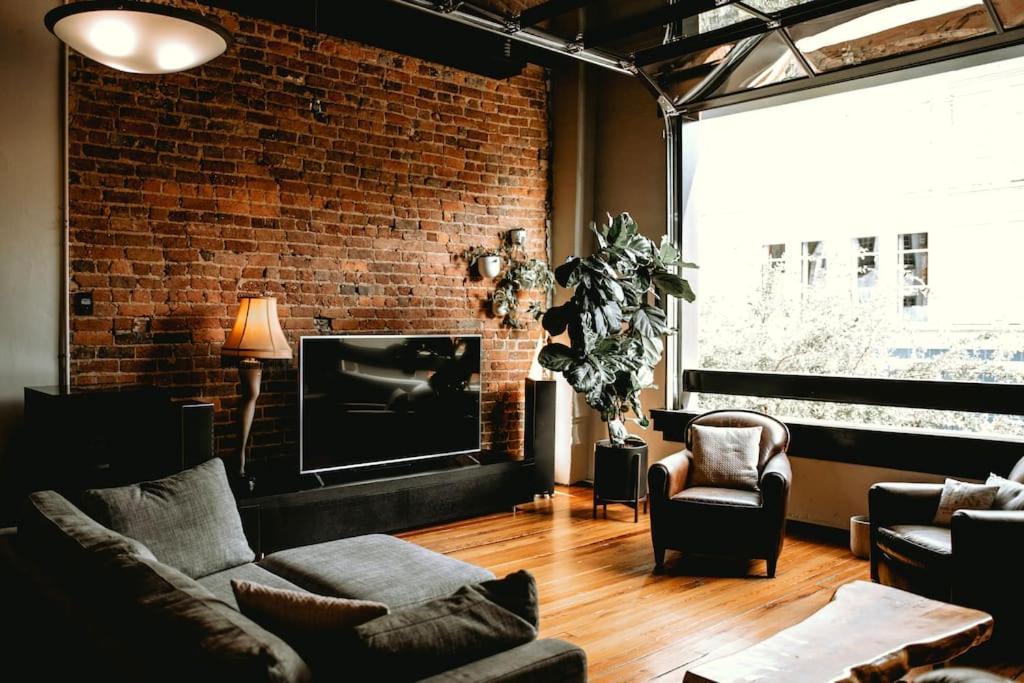 The 511. A Luxury Loft On State St. Apartment Bristol Bagian luar foto