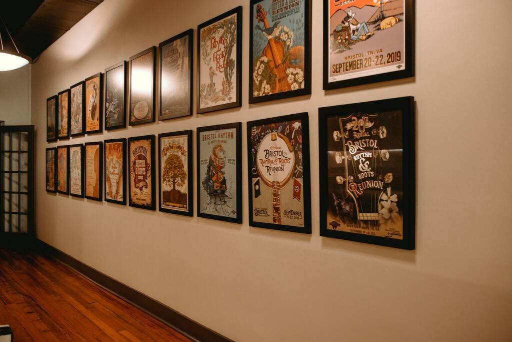 The 511. A Luxury Loft On State St. Apartment Bristol Bagian luar foto