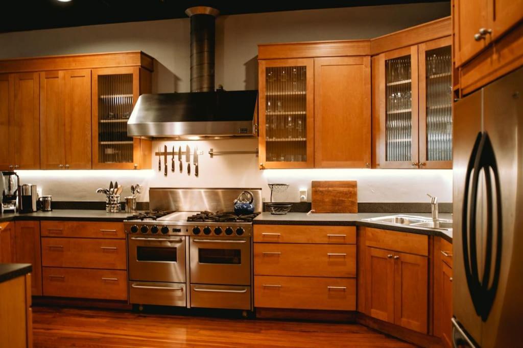 The 511. A Luxury Loft On State St. Apartment Bristol Bagian luar foto